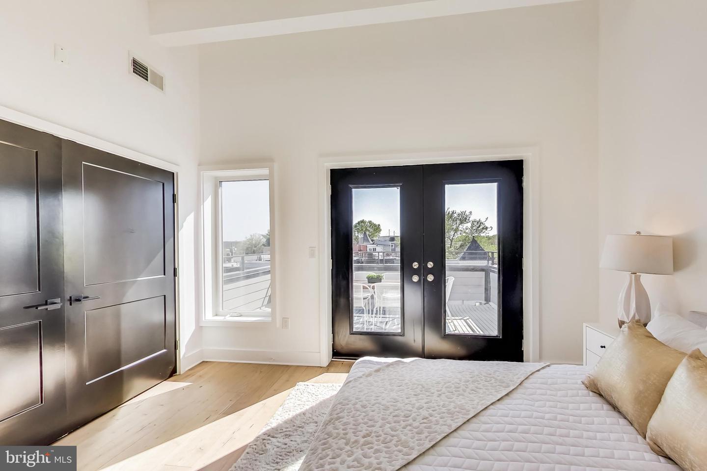 207 FLORIDA AVE NW #3, WASHINGTON, District Of Columbia 20001, 2 Bedrooms Bedrooms, ,2 BathroomsBathrooms,Residential,For sale,207 FLORIDA AVE NW #3,DCDC2218356 MLS # DCDC2218356