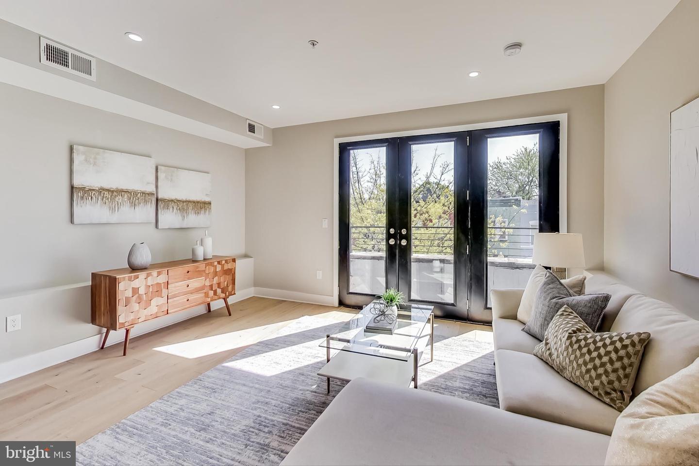 207 FLORIDA AVE NW #3, WASHINGTON, District Of Columbia 20001, 2 Bedrooms Bedrooms, ,2 BathroomsBathrooms,Residential,For sale,207 FLORIDA AVE NW #3,DCDC2218356 MLS # DCDC2218356