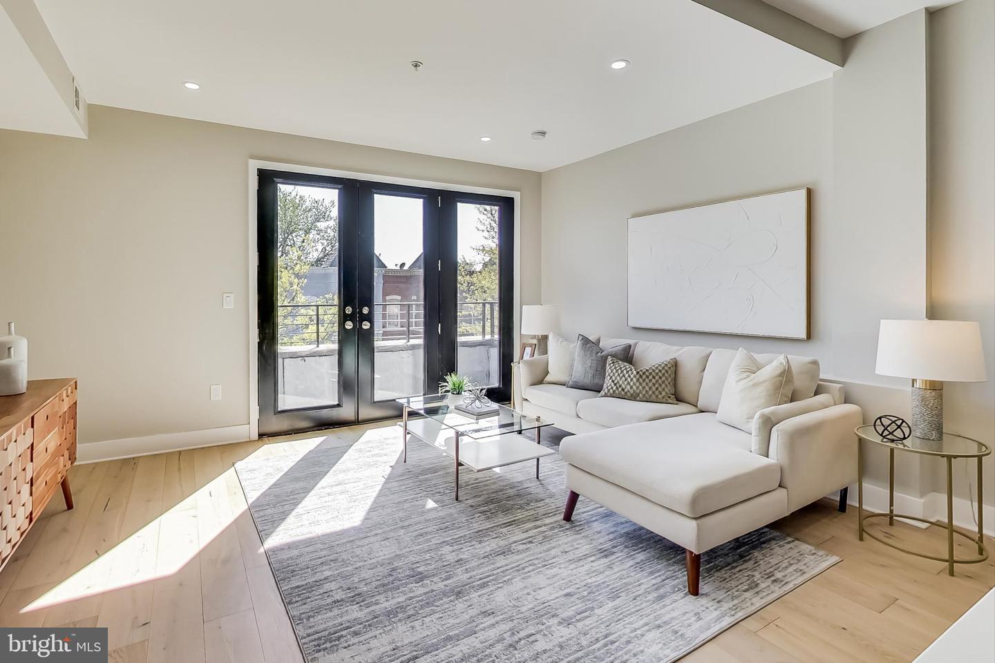 207 FLORIDA AVE NW #3, WASHINGTON, District Of Columbia 20001, 2 Bedrooms Bedrooms, ,2 BathroomsBathrooms,Residential,For sale,207 FLORIDA AVE NW #3,DCDC2218356 MLS # DCDC2218356