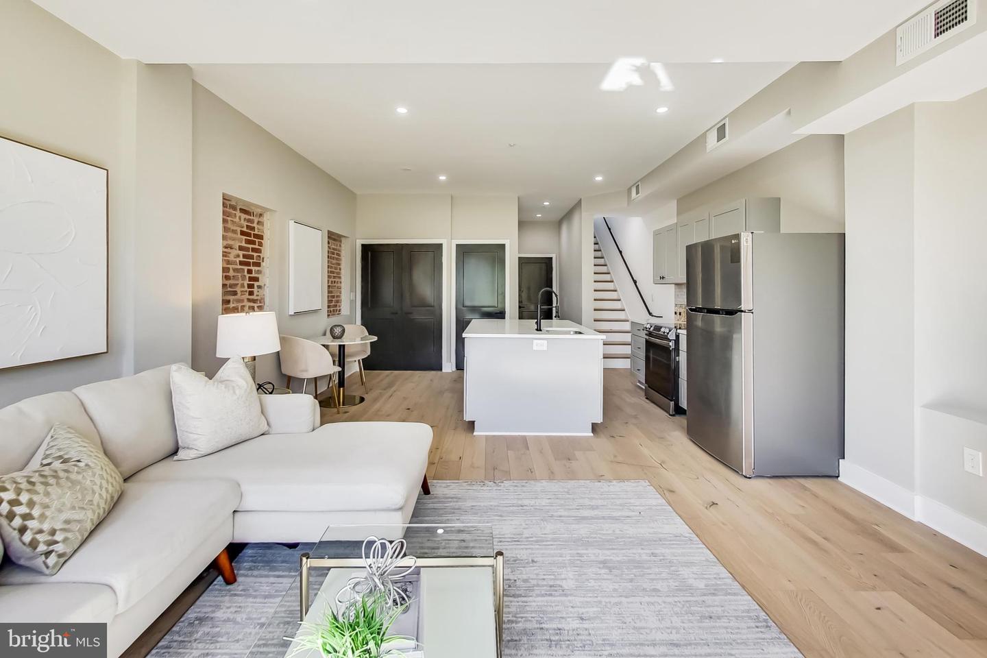 207 FLORIDA AVE NW #3, WASHINGTON, District Of Columbia 20001, 2 Bedrooms Bedrooms, ,2 BathroomsBathrooms,Residential,For sale,207 FLORIDA AVE NW #3,DCDC2218356 MLS # DCDC2218356