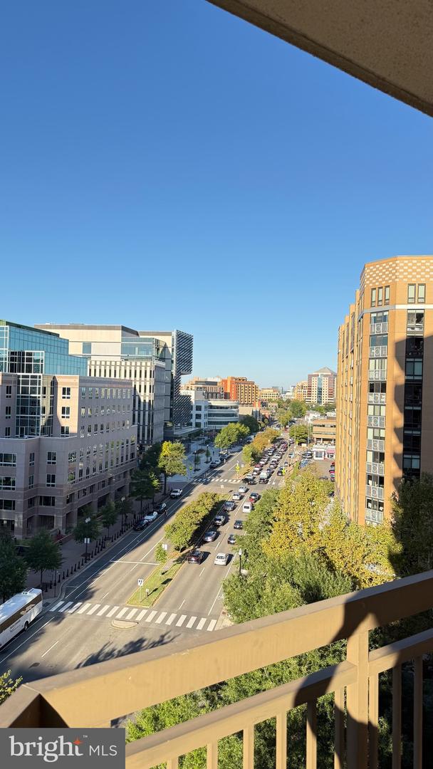 901 N MONROE ST #903, ARLINGTON, Virginia 22201, 2 Bedrooms Bedrooms, ,2 BathroomsBathrooms,Residential,For sale,901 N MONROE ST #903,VAAR2063094 MLS # VAAR2063094