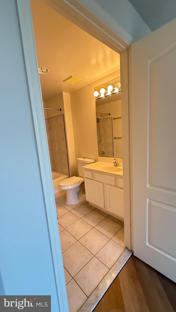 901 N MONROE ST #903, ARLINGTON, Virginia 22201, 2 Bedrooms Bedrooms, ,2 BathroomsBathrooms,Residential,For sale,901 N MONROE ST #903,VAAR2063094 MLS # VAAR2063094