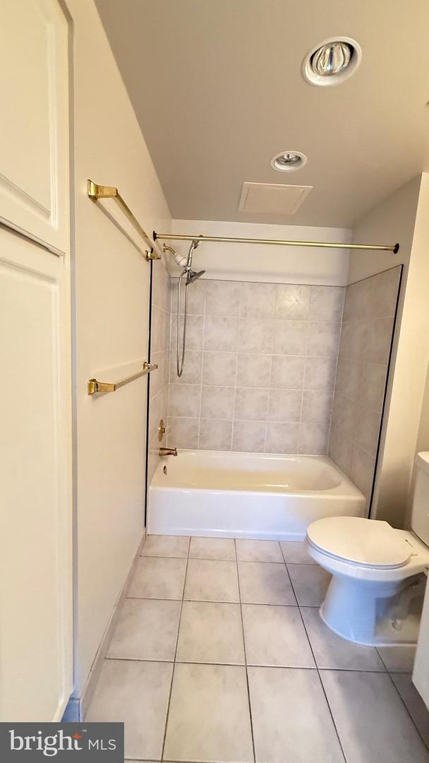 901 N MONROE ST #903, ARLINGTON, Virginia 22201, 2 Bedrooms Bedrooms, ,2 BathroomsBathrooms,Residential,For sale,901 N MONROE ST #903,VAAR2063094 MLS # VAAR2063094