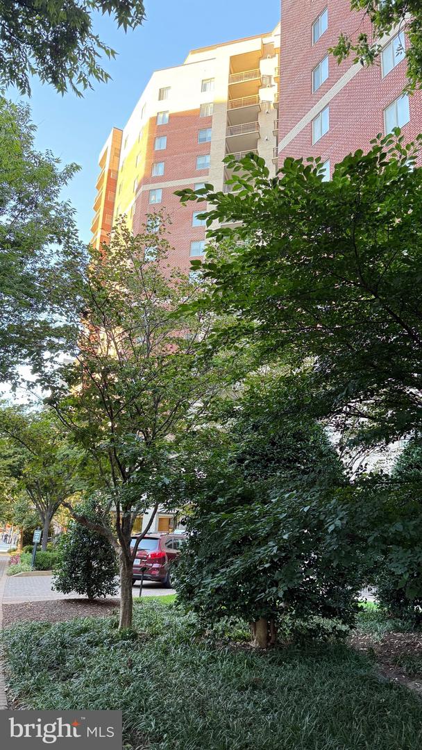 901 N MONROE ST #903, ARLINGTON, Virginia 22201, 2 Bedrooms Bedrooms, ,2 BathroomsBathrooms,Residential,For sale,901 N MONROE ST #903,VAAR2063094 MLS # VAAR2063094