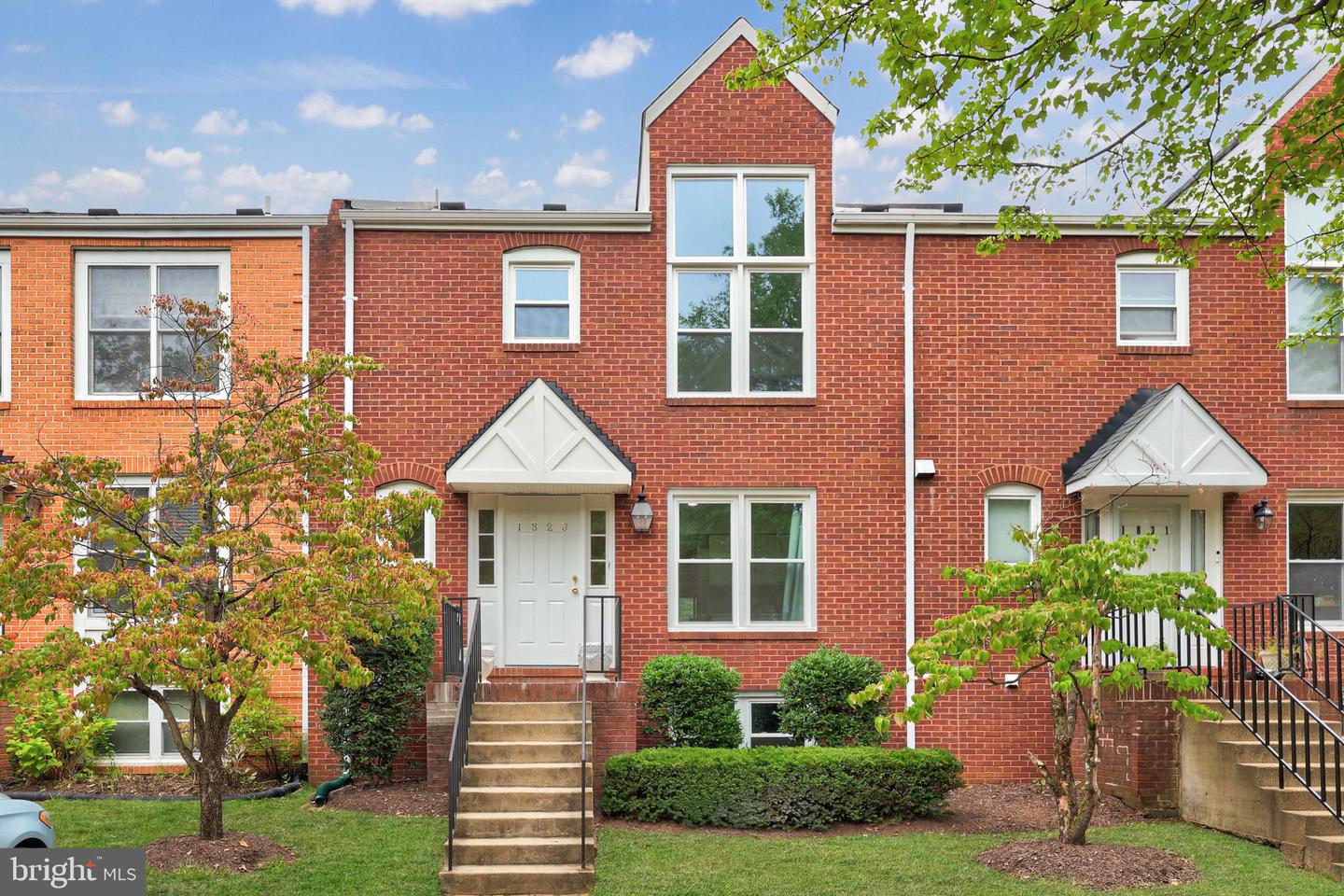 1829 JEFFERSONIAN DR, VIENNA, Virginia 22182, 4 Bedrooms Bedrooms, ,3 BathroomsBathrooms,Residential,For sale,1829 JEFFERSONIAN DR,VAFX2264934 MLS # VAFX2264934