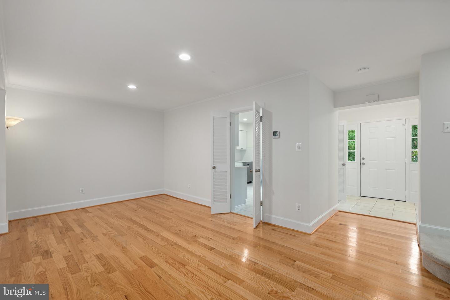 1829 JEFFERSONIAN DR, VIENNA, Virginia 22182, 4 Bedrooms Bedrooms, ,3 BathroomsBathrooms,Residential,For sale,1829 JEFFERSONIAN DR,VAFX2264934 MLS # VAFX2264934