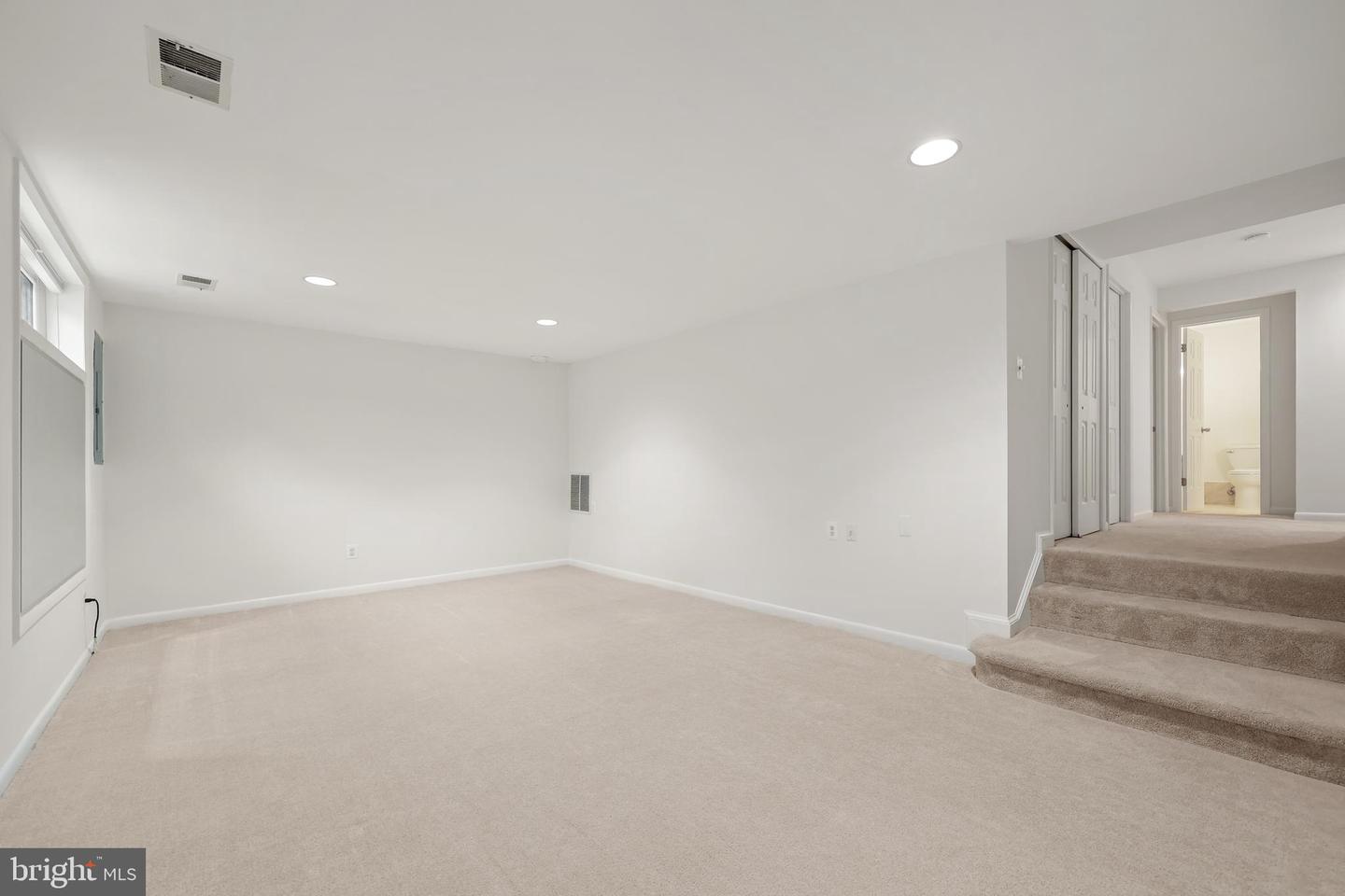 1829 JEFFERSONIAN DR, VIENNA, Virginia 22182, 4 Bedrooms Bedrooms, ,3 BathroomsBathrooms,Residential,For sale,1829 JEFFERSONIAN DR,VAFX2264934 MLS # VAFX2264934