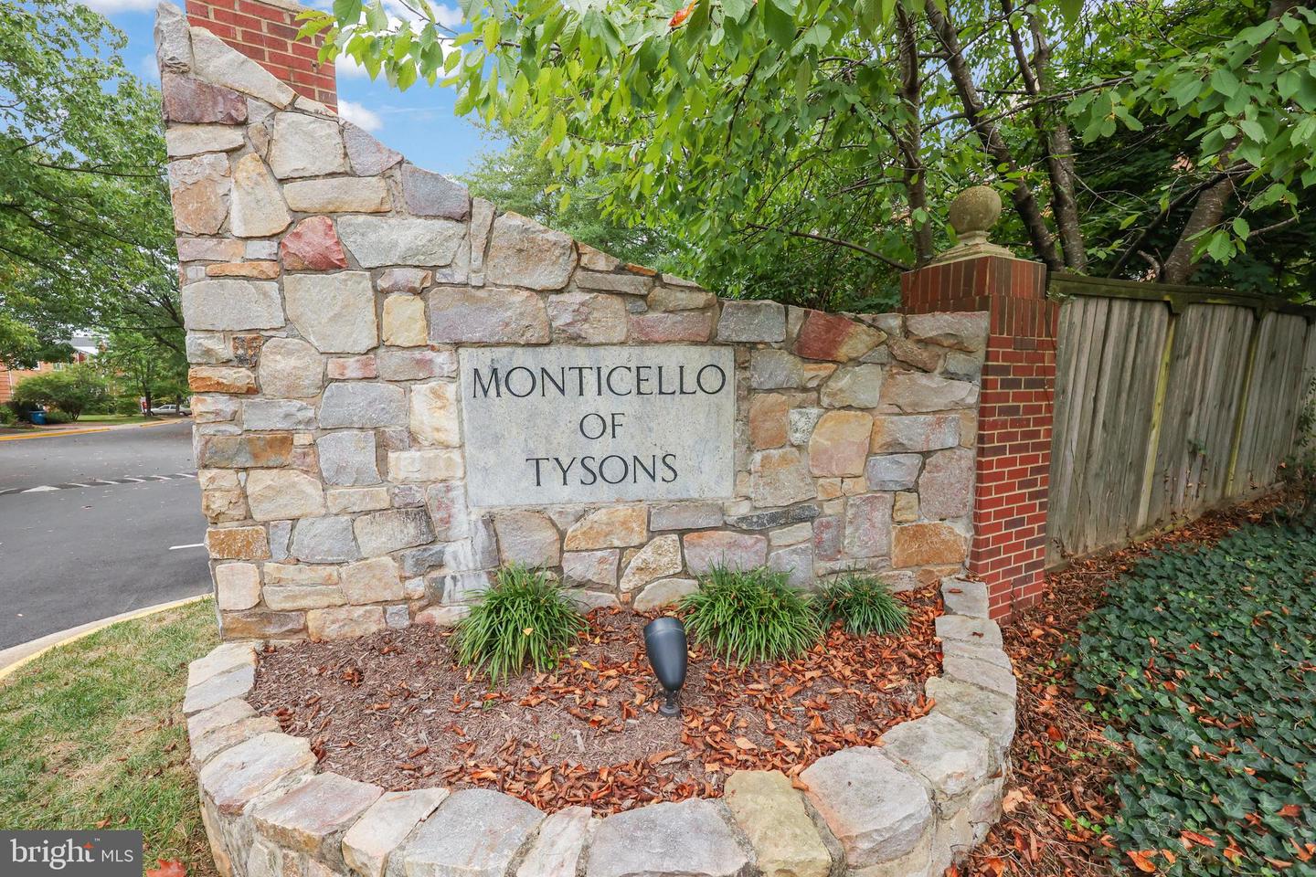 1829 JEFFERSONIAN DR, VIENNA, Virginia 22182, 4 Bedrooms Bedrooms, ,3 BathroomsBathrooms,Residential,For sale,1829 JEFFERSONIAN DR,VAFX2264934 MLS # VAFX2264934