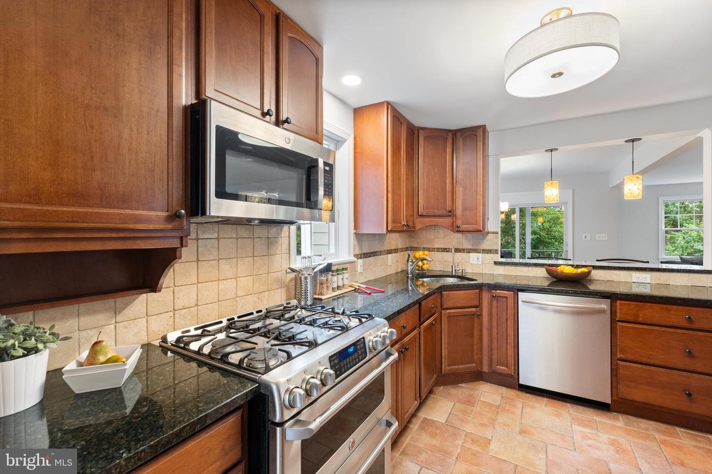 2013 N MADISON ST, ARLINGTON, Virginia 22205, 5 Bedrooms Bedrooms, ,3 BathroomsBathrooms,Residential,For sale,2013 N MADISON ST,VAAR2063212 MLS # VAAR2063212