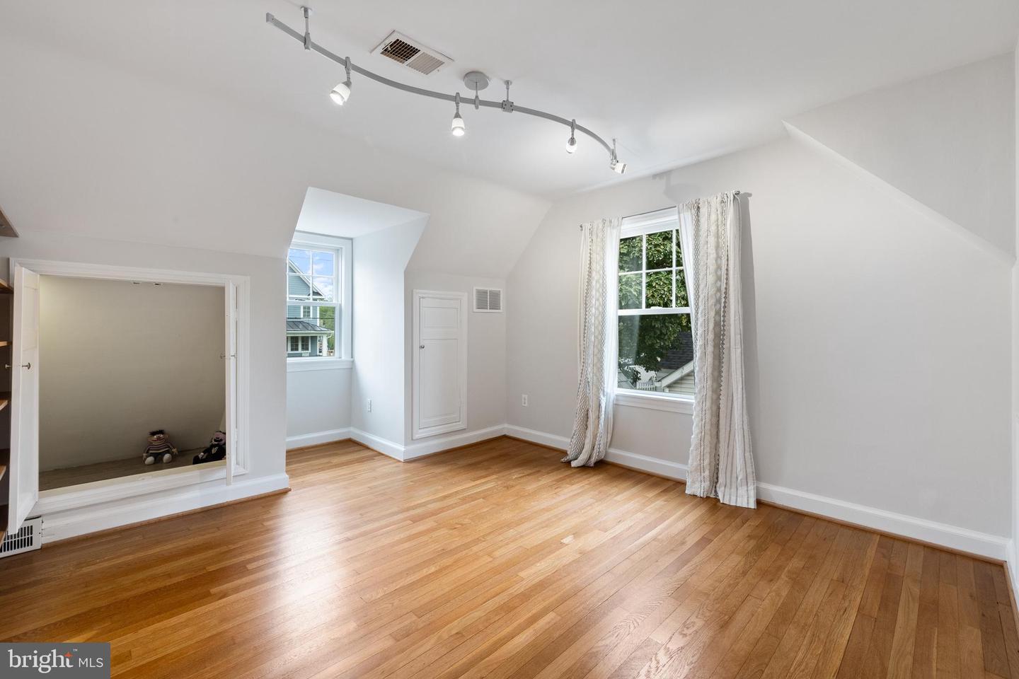 2013 N MADISON ST, ARLINGTON, Virginia 22205, 5 Bedrooms Bedrooms, ,3 BathroomsBathrooms,Residential,For sale,2013 N MADISON ST,VAAR2063212 MLS # VAAR2063212