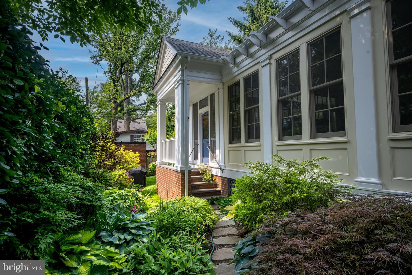 3218 QUESADA ST NW, WASHINGTON, District Of Columbia 20015, 4 Bedrooms Bedrooms, ,3 BathroomsBathrooms,Residential,For sale,3218 QUESADA ST NW,DCDC2220992 MLS # DCDC2220992