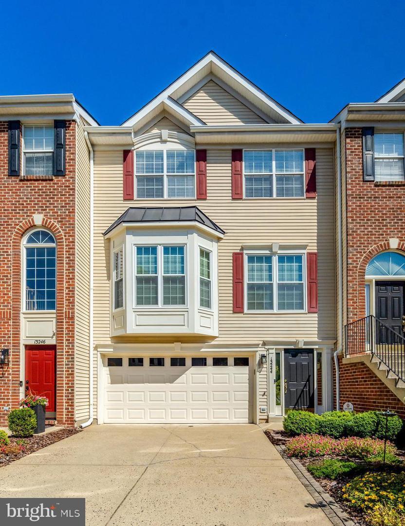 13244 MAPLE CREEK LN, CENTREVILLE, Virginia 20120, 3 Bedrooms Bedrooms, ,2 BathroomsBathrooms,Residential,For sale,13244 MAPLE CREEK LN,VAFX2266014 MLS # VAFX2266014