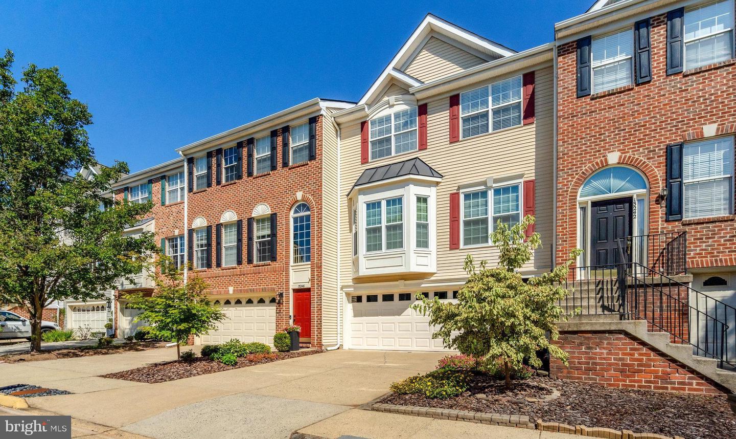 13244 MAPLE CREEK LN, CENTREVILLE, Virginia 20120, 3 Bedrooms Bedrooms, ,2 BathroomsBathrooms,Residential,For sale,13244 MAPLE CREEK LN,VAFX2266014 MLS # VAFX2266014