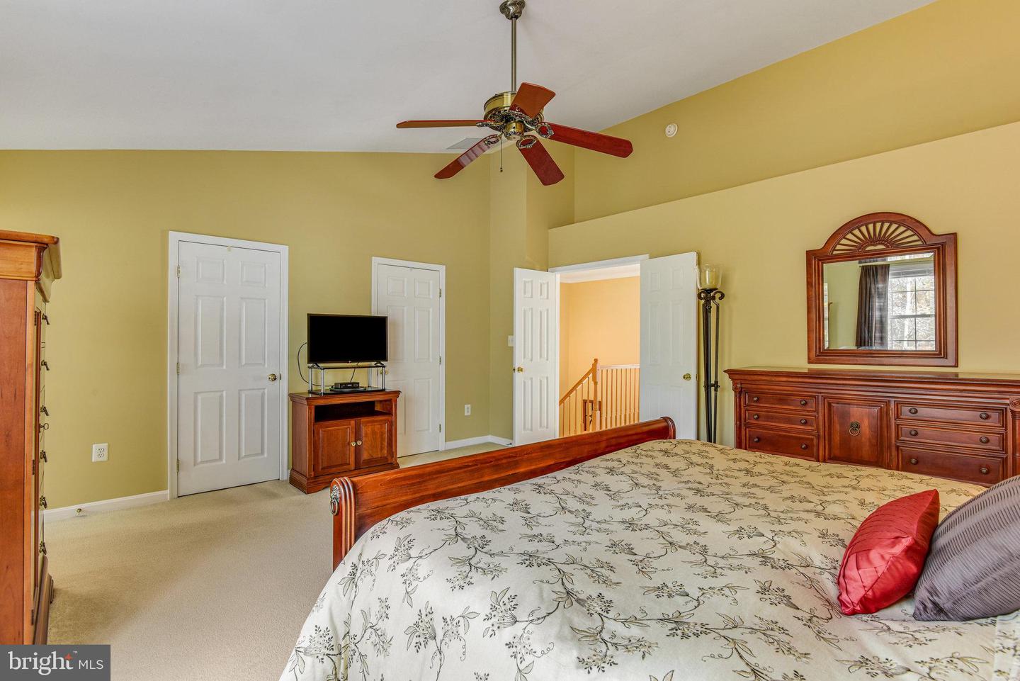 13244 MAPLE CREEK LN, CENTREVILLE, Virginia 20120, 3 Bedrooms Bedrooms, ,2 BathroomsBathrooms,Residential,For sale,13244 MAPLE CREEK LN,VAFX2266014 MLS # VAFX2266014