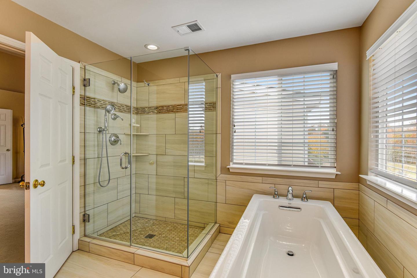 13244 MAPLE CREEK LN, CENTREVILLE, Virginia 20120, 3 Bedrooms Bedrooms, ,2 BathroomsBathrooms,Residential,For sale,13244 MAPLE CREEK LN,VAFX2266014 MLS # VAFX2266014
