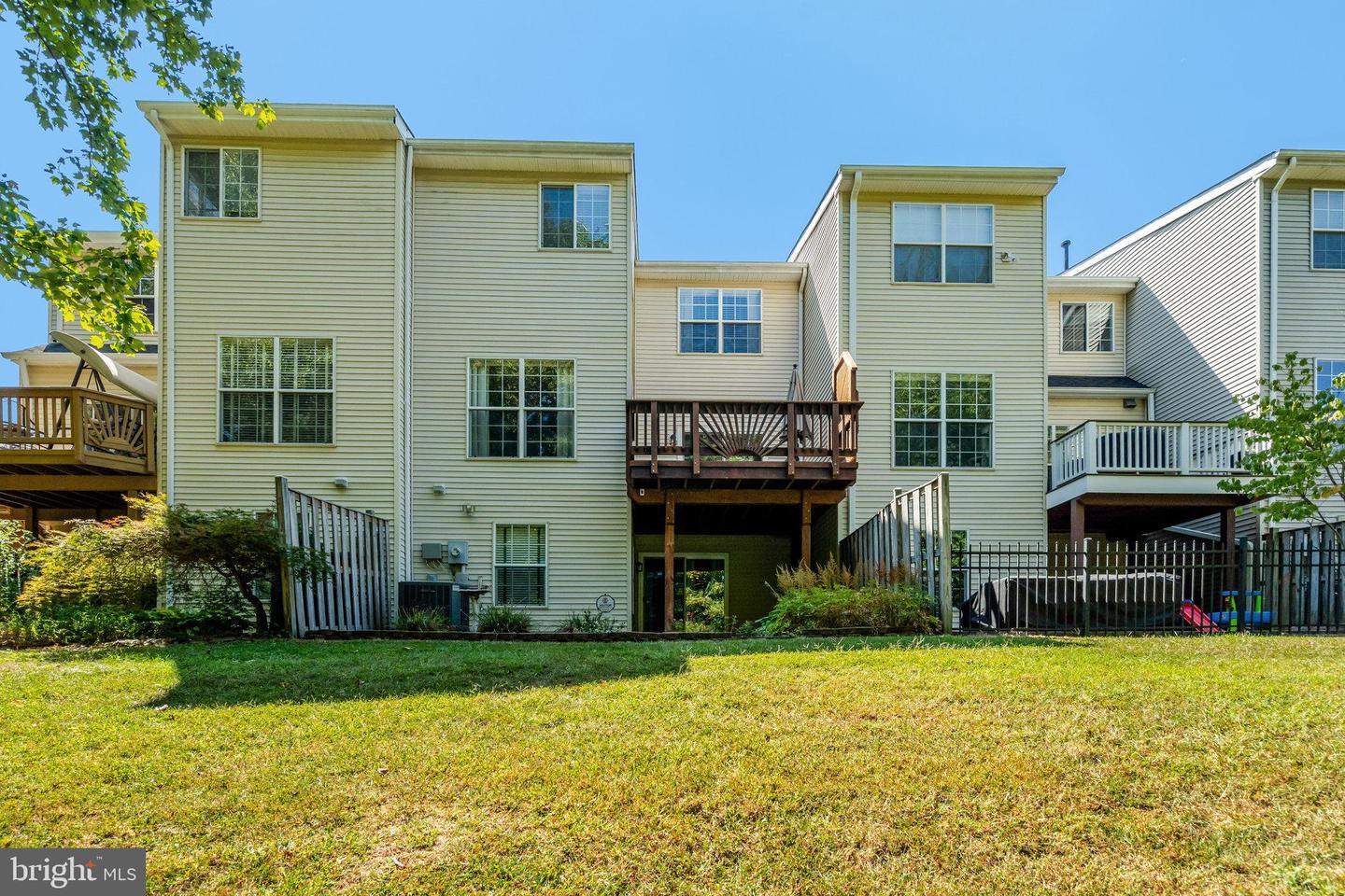 13244 MAPLE CREEK LN, CENTREVILLE, Virginia 20120, 3 Bedrooms Bedrooms, ,2 BathroomsBathrooms,Residential,For sale,13244 MAPLE CREEK LN,VAFX2266014 MLS # VAFX2266014