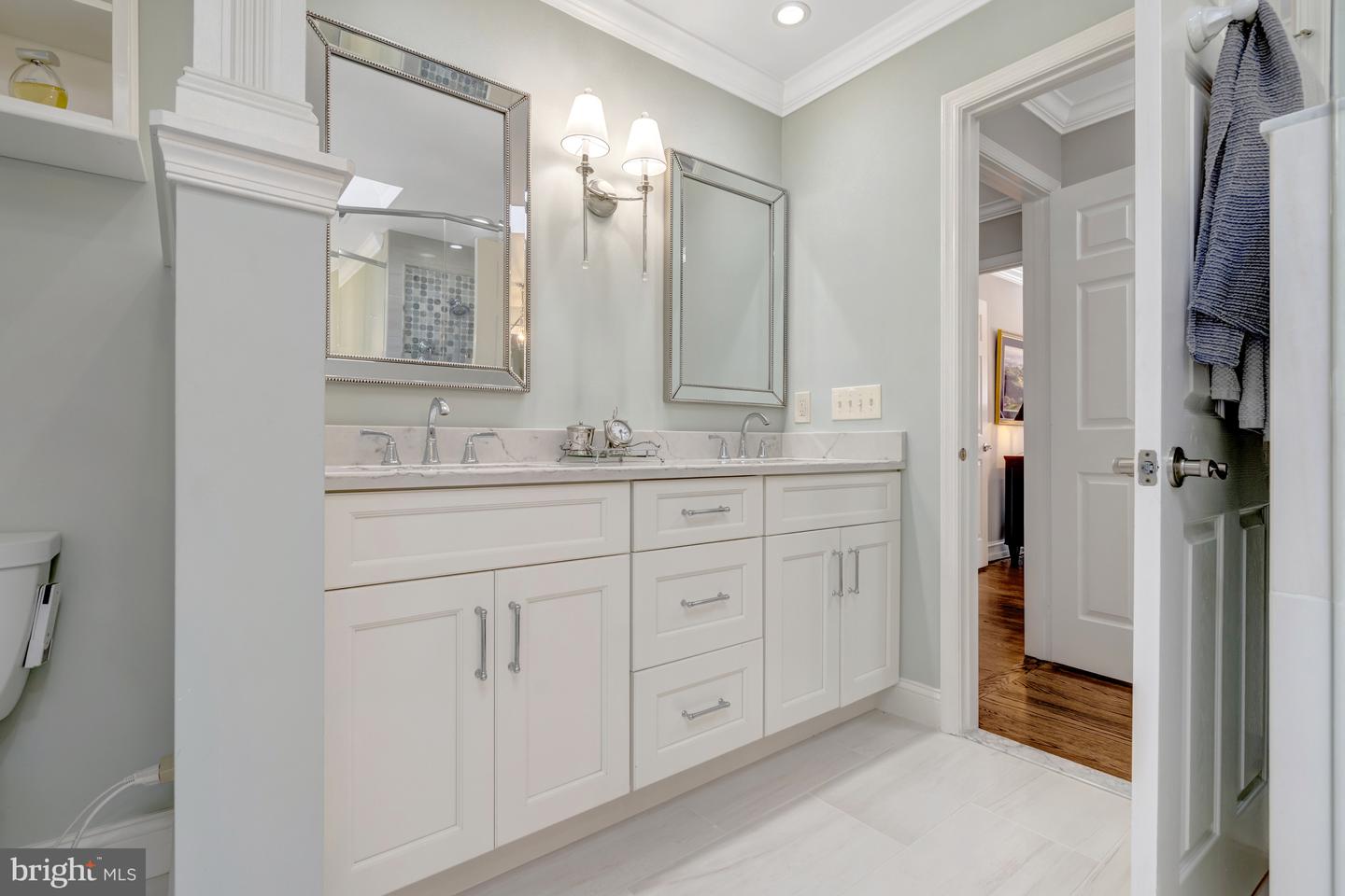 13824 FOGGY HILLS CT, CLIFTON, Virginia 20124, 5 Bedrooms Bedrooms, ,3 BathroomsBathrooms,Residential,For sale,13824 FOGGY HILLS CT,VAFX2266244 MLS # VAFX2266244