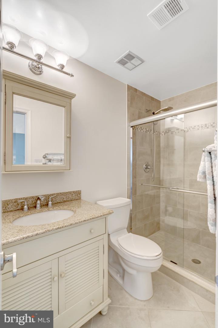 13824 FOGGY HILLS CT, CLIFTON, Virginia 20124, 5 Bedrooms Bedrooms, ,3 BathroomsBathrooms,Residential,For sale,13824 FOGGY HILLS CT,VAFX2266244 MLS # VAFX2266244
