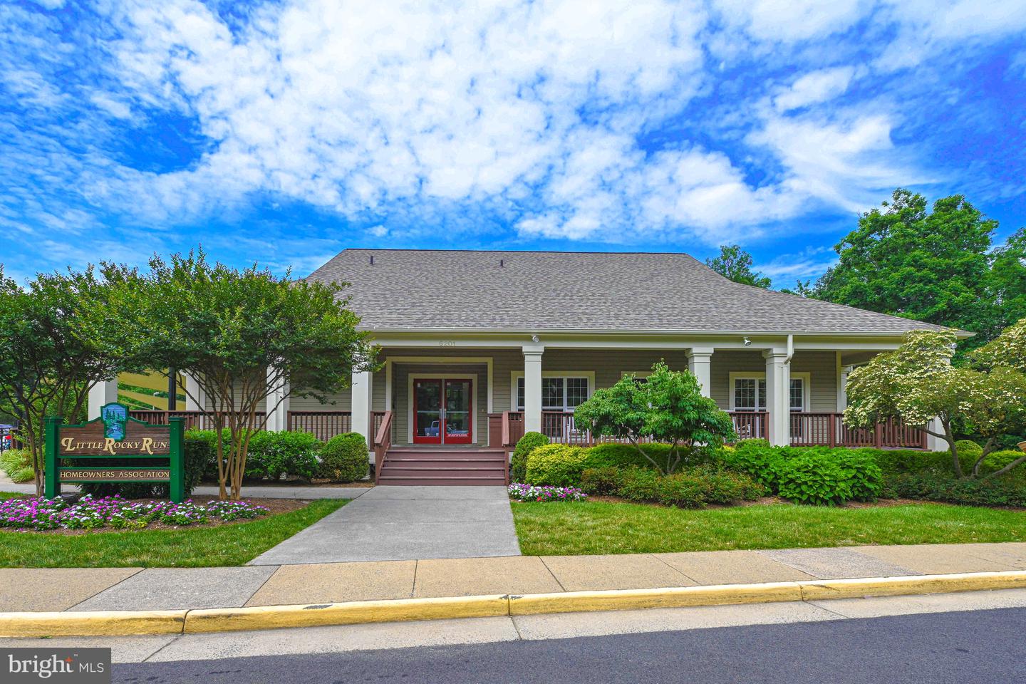 13824 FOGGY HILLS CT, CLIFTON, Virginia 20124, 5 Bedrooms Bedrooms, ,3 BathroomsBathrooms,Residential,For sale,13824 FOGGY HILLS CT,VAFX2266244 MLS # VAFX2266244