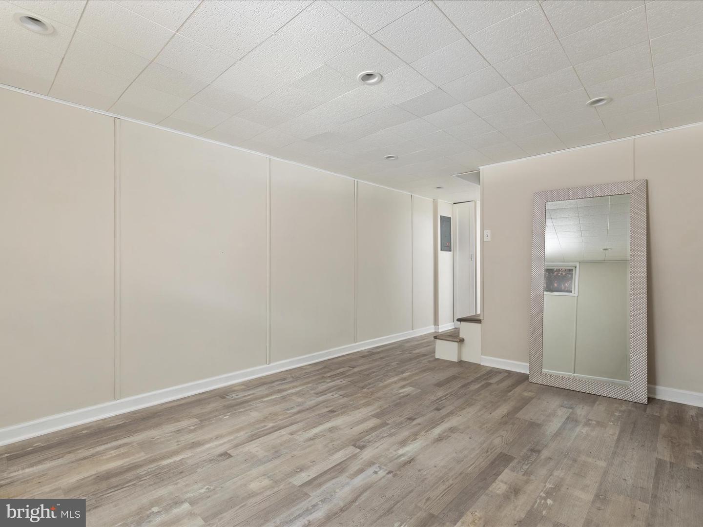 6800 WESTLAWN DR, FALLS CHURCH, Virginia 22042, 4 Bedrooms Bedrooms, ,2 BathroomsBathrooms,Residential,For sale,6800 WESTLAWN DR,VAFX2266504 MLS # VAFX2266504