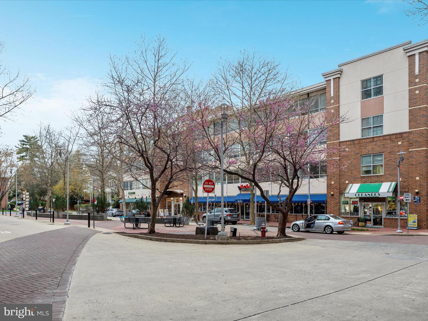 6800 WESTLAWN DR, FALLS CHURCH, Virginia 22042, 4 Bedrooms Bedrooms, ,2 BathroomsBathrooms,Residential,For sale,6800 WESTLAWN DR,VAFX2266504 MLS # VAFX2266504
