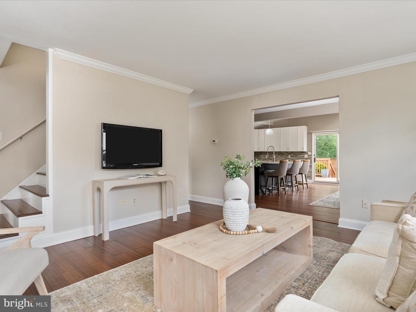 6800 WESTLAWN DR, FALLS CHURCH, Virginia 22042, 4 Bedrooms Bedrooms, ,2 BathroomsBathrooms,Residential,For sale,6800 WESTLAWN DR,VAFX2266504 MLS # VAFX2266504