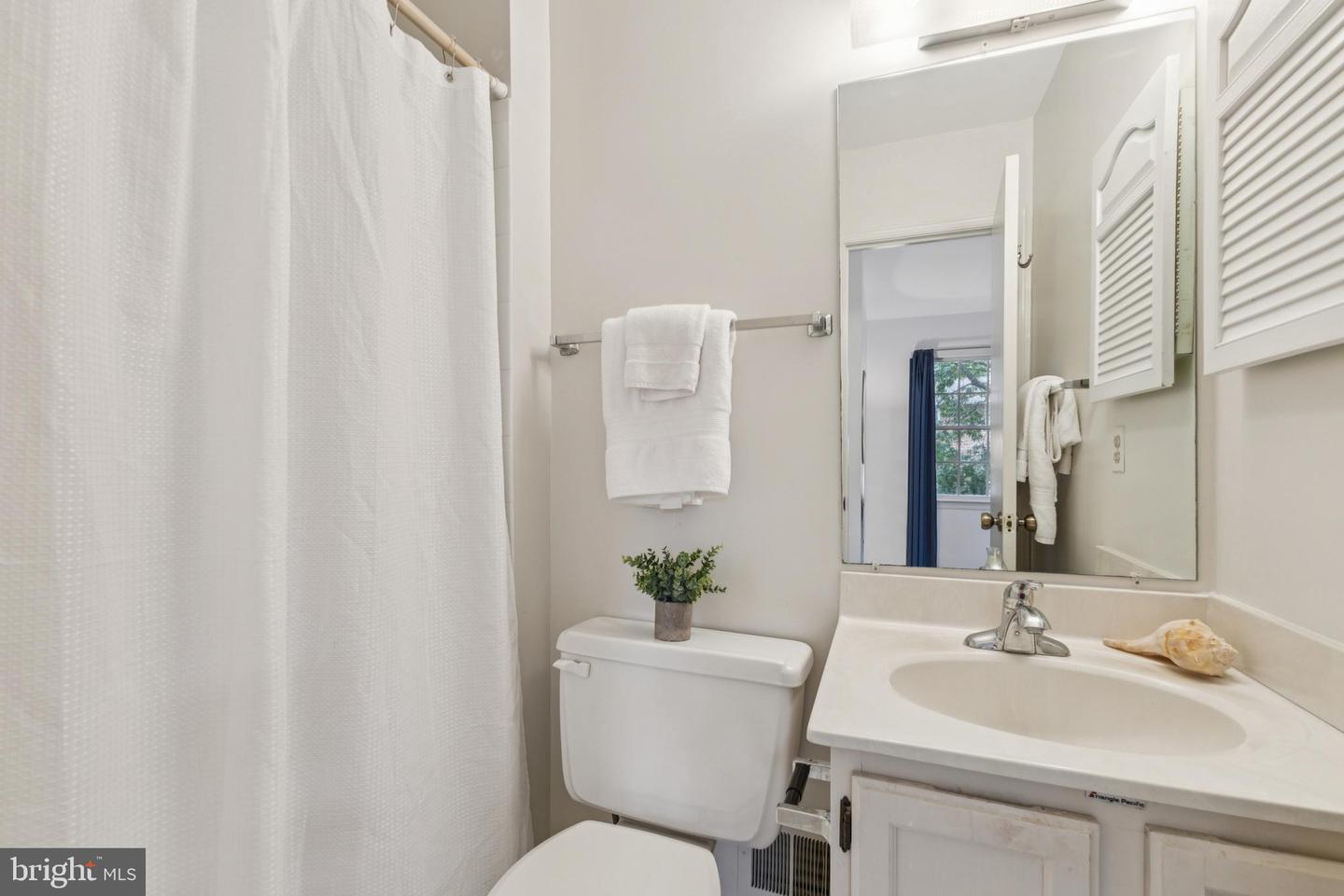 5920 6TH ST S, FALLS CHURCH, Virginia 22041, 4 Bedrooms Bedrooms, ,2 BathroomsBathrooms,Residential,For sale,5920 6TH ST S,VAFX2267040 MLS # VAFX2267040