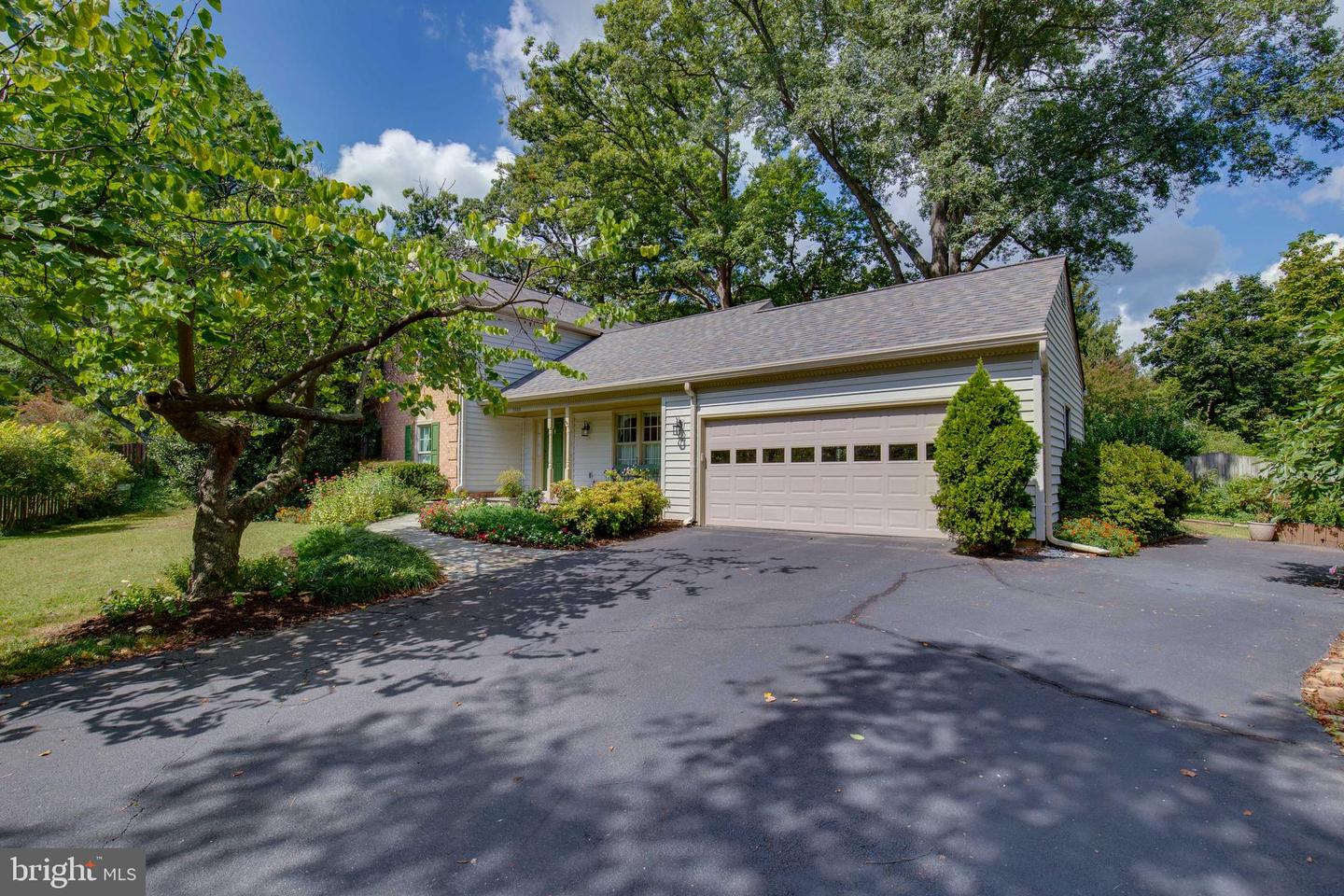 5920 6TH ST S, FALLS CHURCH, Virginia 22041, 4 Bedrooms Bedrooms, ,2 BathroomsBathrooms,Residential,For sale,5920 6TH ST S,VAFX2267040 MLS # VAFX2267040
