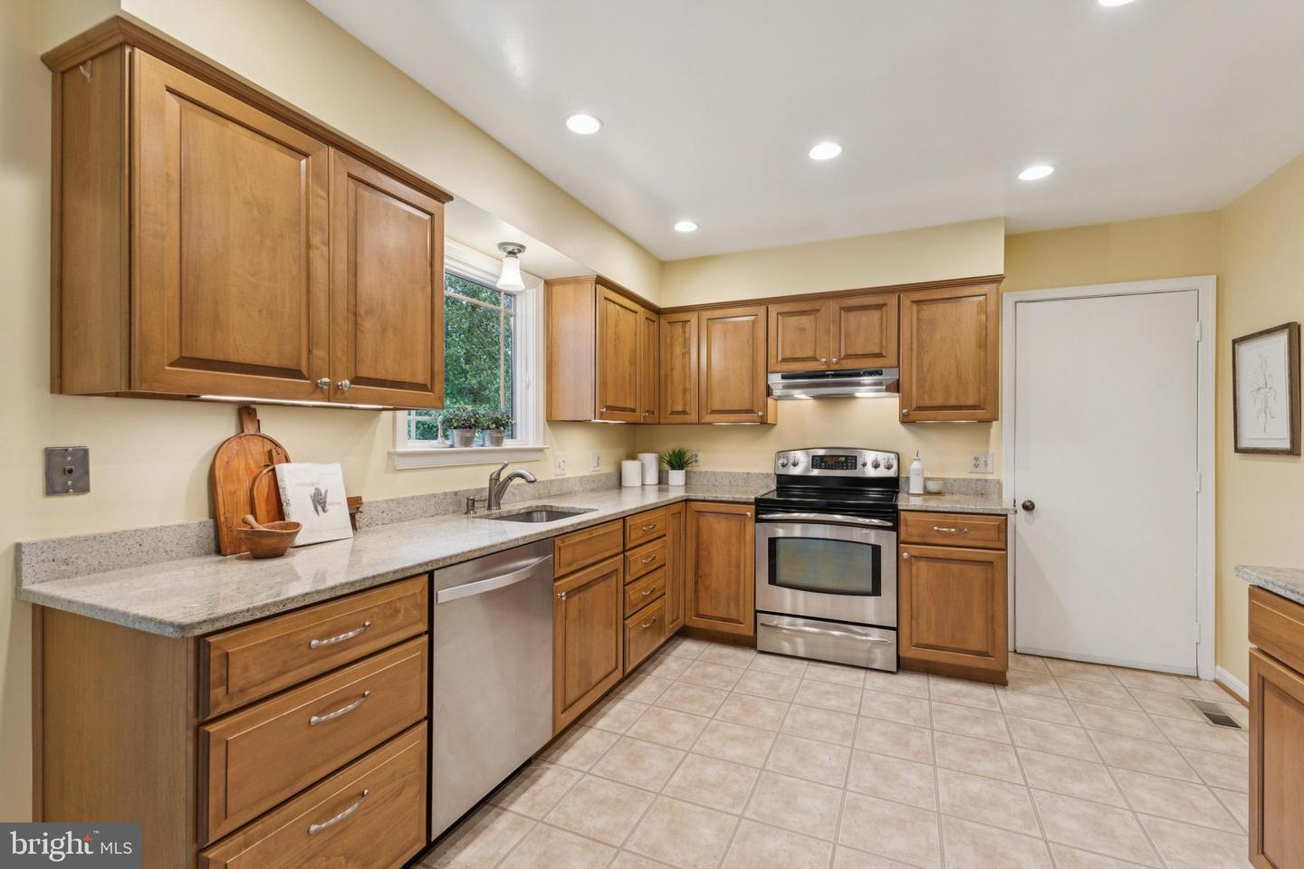 5920 6TH ST S, FALLS CHURCH, Virginia 22041, 4 Bedrooms Bedrooms, ,2 BathroomsBathrooms,Residential,For sale,5920 6TH ST S,VAFX2267040 MLS # VAFX2267040
