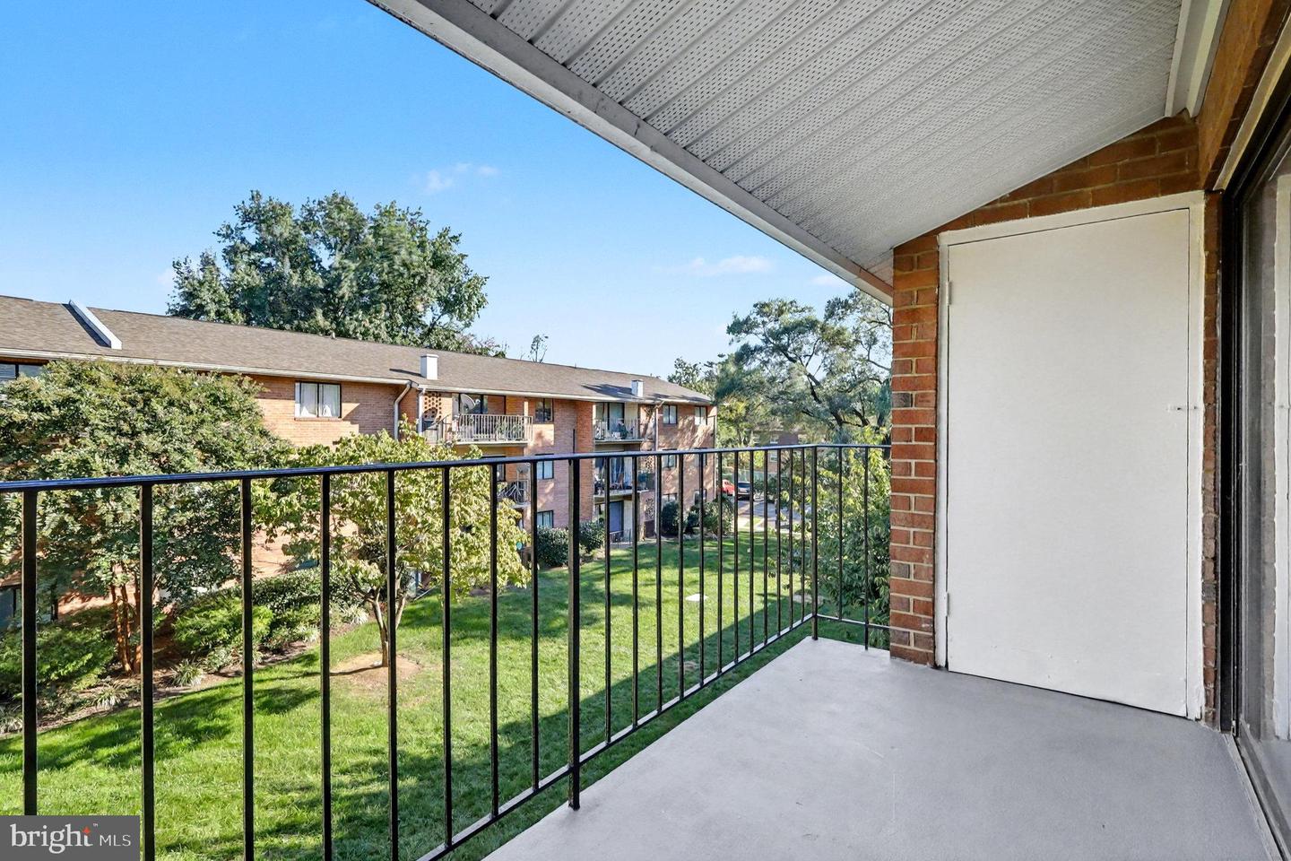 7610 SAVANNAH ST #201, FALLS CHURCH, Virginia 22043, 2 Bedrooms Bedrooms, ,1 BathroomBathrooms,Residential,For sale,7610 SAVANNAH ST #201,VAFX2267194 MLS # VAFX2267194