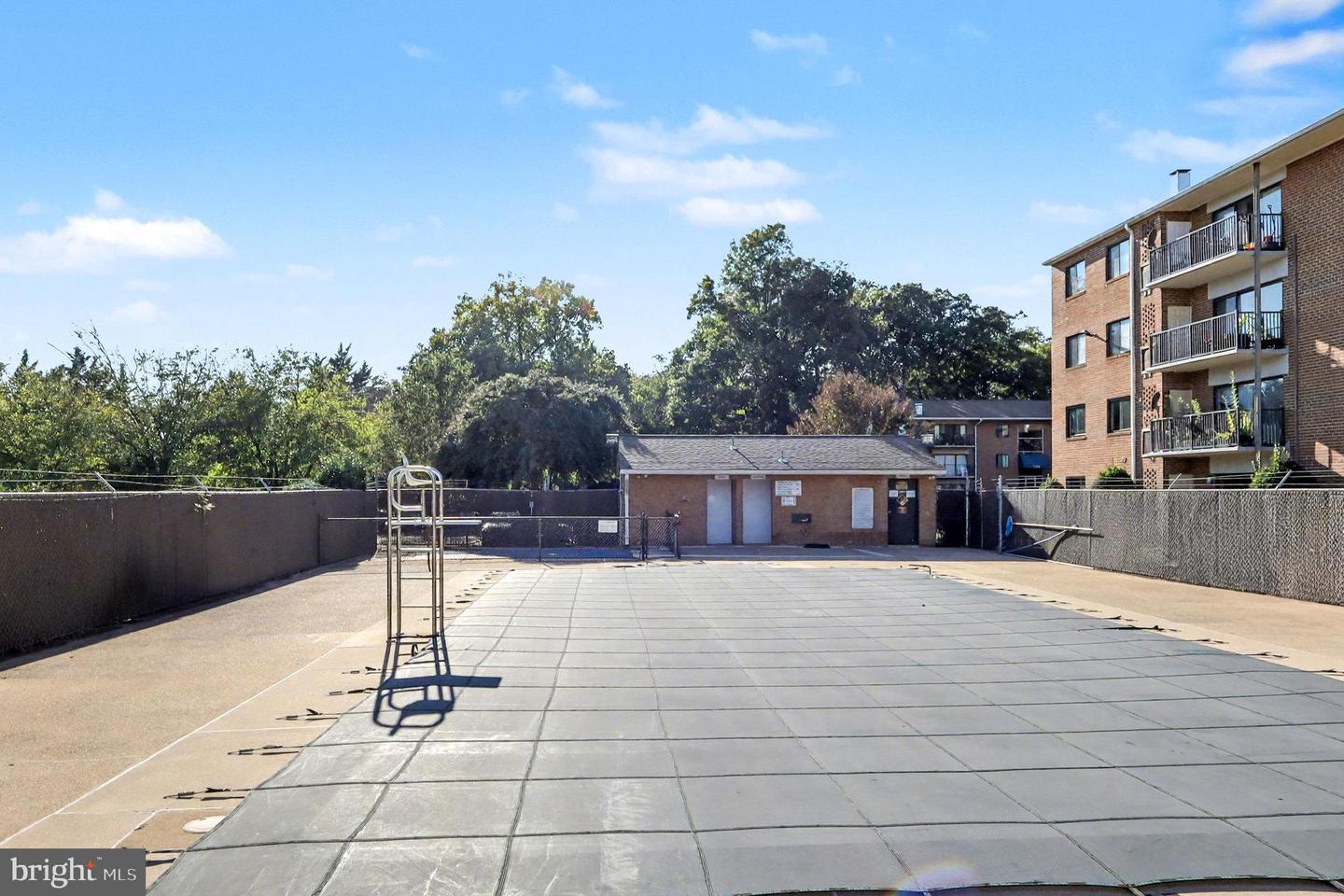 7610 SAVANNAH ST #201, FALLS CHURCH, Virginia 22043, 2 Bedrooms Bedrooms, ,1 BathroomBathrooms,Residential,For sale,7610 SAVANNAH ST #201,VAFX2267194 MLS # VAFX2267194