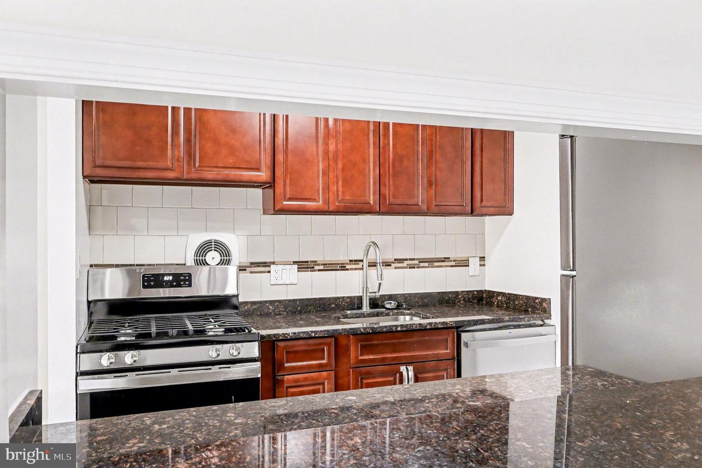 7610 SAVANNAH ST #201, FALLS CHURCH, Virginia 22043, 2 Bedrooms Bedrooms, ,1 BathroomBathrooms,Residential,For sale,7610 SAVANNAH ST #201,VAFX2267194 MLS # VAFX2267194