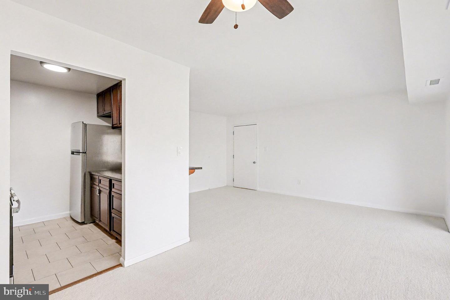 7610 SAVANNAH ST #201, FALLS CHURCH, Virginia 22043, 2 Bedrooms Bedrooms, ,1 BathroomBathrooms,Residential,For sale,7610 SAVANNAH ST #201,VAFX2267194 MLS # VAFX2267194