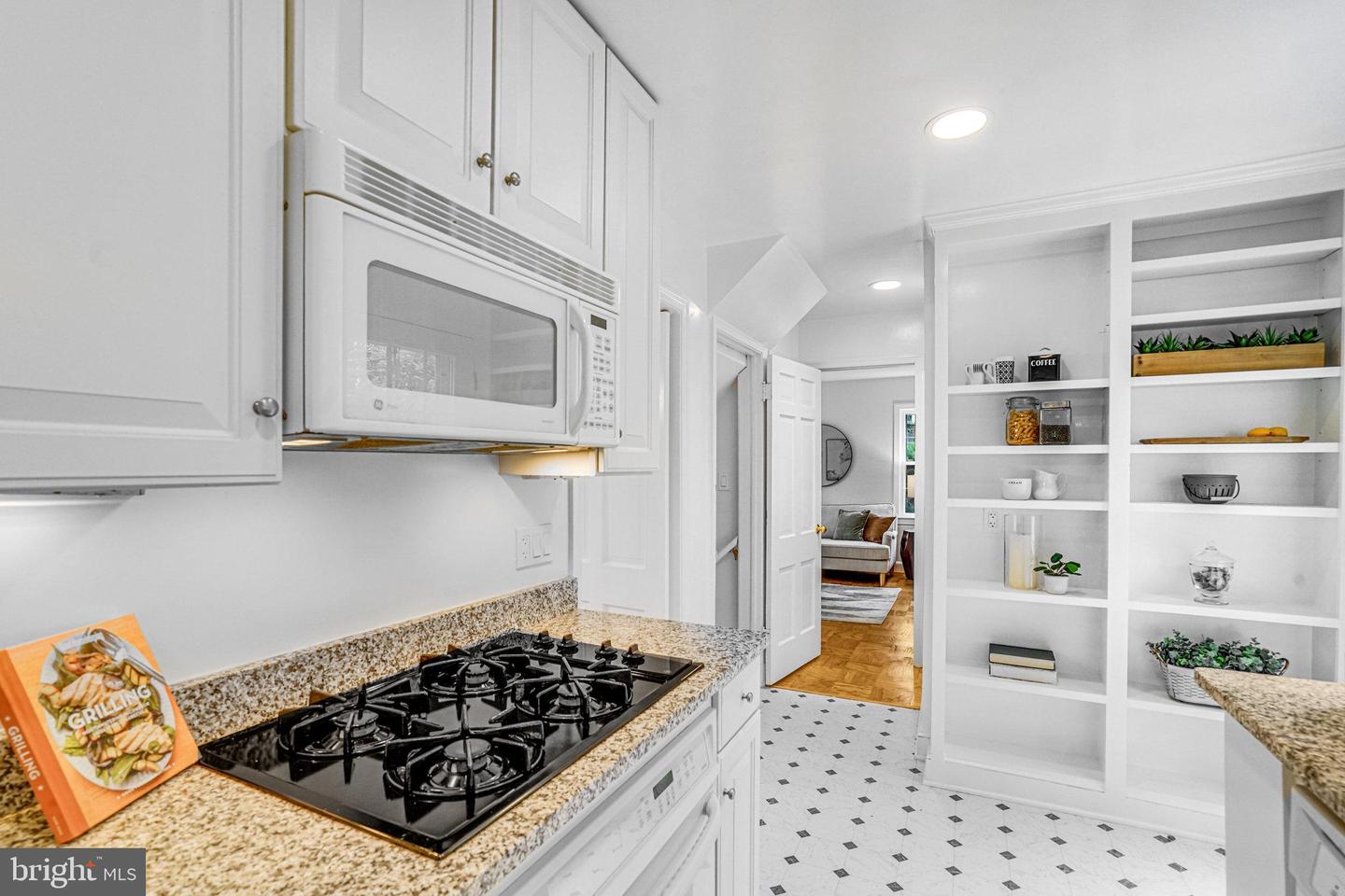 5424 24TH ST N, ARLINGTON, Virginia 22205, 3 Bedrooms Bedrooms, ,1 BathroomBathrooms,Residential,For sale,5424 24TH ST N,VAAR2063700 MLS # VAAR2063700