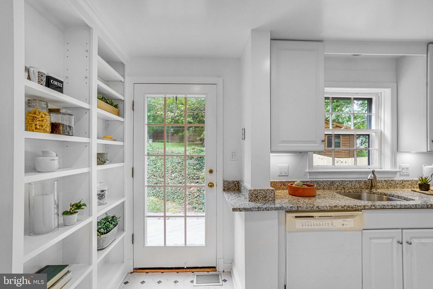 5424 24TH ST N, ARLINGTON, Virginia 22205, 3 Bedrooms Bedrooms, ,1 BathroomBathrooms,Residential,For sale,5424 24TH ST N,VAAR2063700 MLS # VAAR2063700