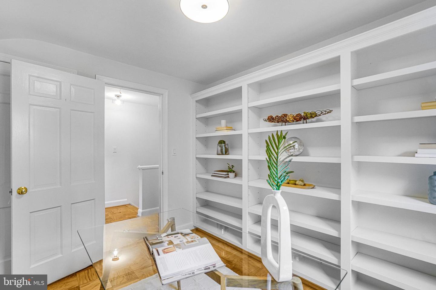 5424 24TH ST N, ARLINGTON, Virginia 22205, 3 Bedrooms Bedrooms, ,1 BathroomBathrooms,Residential,For sale,5424 24TH ST N,VAAR2063700 MLS # VAAR2063700