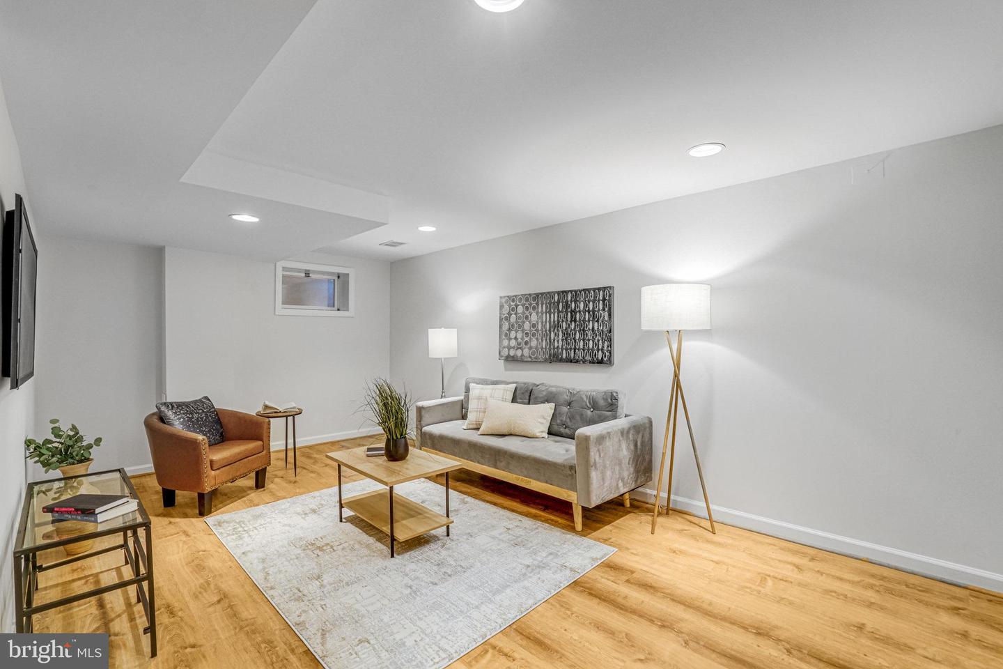 5424 24TH ST N, ARLINGTON, Virginia 22205, 3 Bedrooms Bedrooms, ,1 BathroomBathrooms,Residential,For sale,5424 24TH ST N,VAAR2063700 MLS # VAAR2063700
