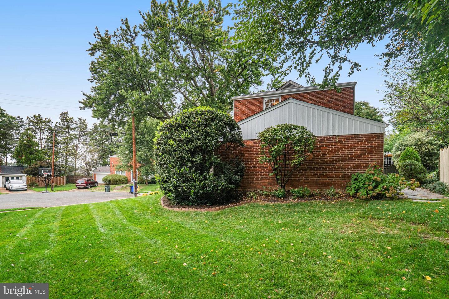 5424 24TH ST N, ARLINGTON, Virginia 22205, 3 Bedrooms Bedrooms, ,1 BathroomBathrooms,Residential,For sale,5424 24TH ST N,VAAR2063700 MLS # VAAR2063700