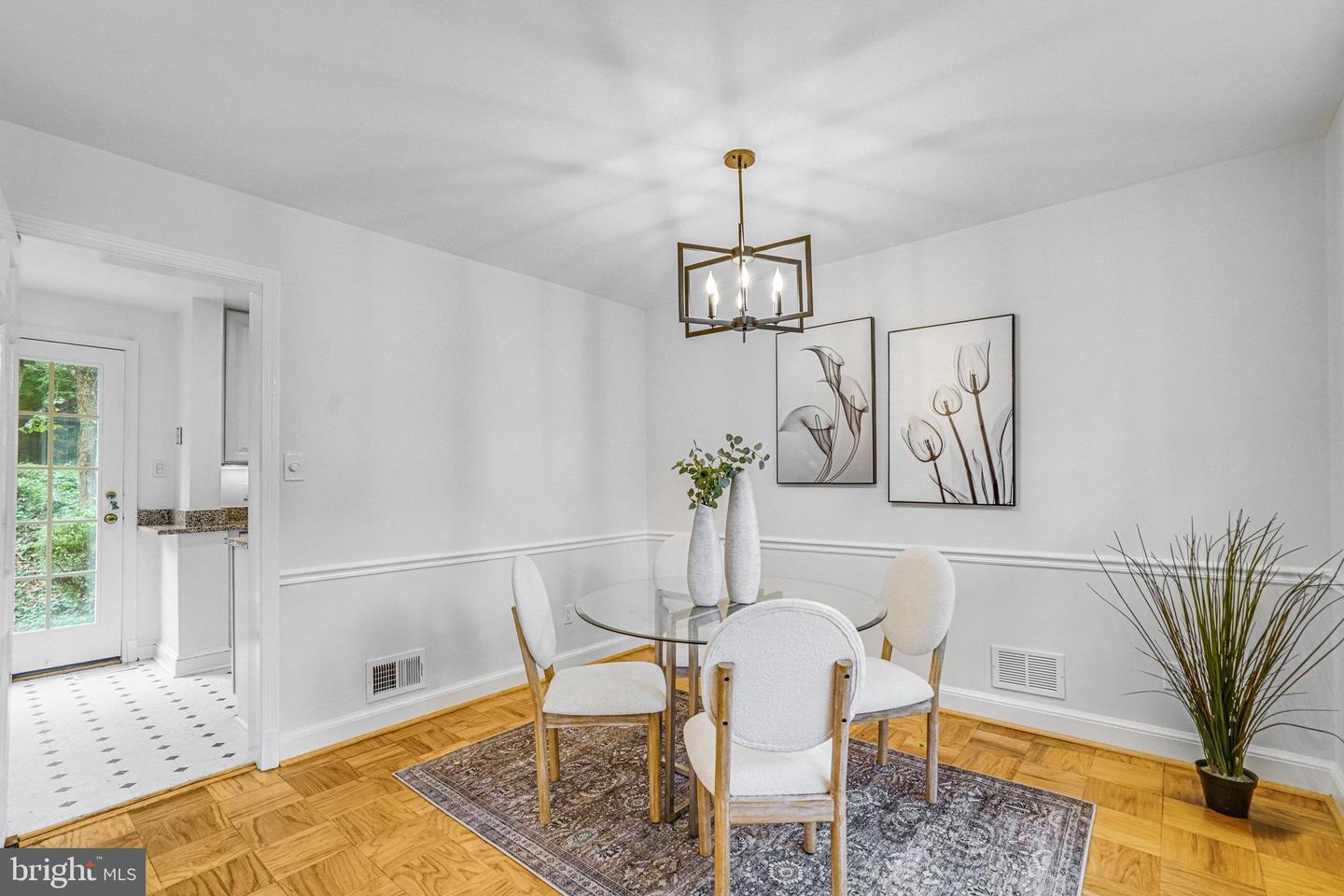 5424 24TH ST N, ARLINGTON, Virginia 22205, 3 Bedrooms Bedrooms, ,1 BathroomBathrooms,Residential,For sale,5424 24TH ST N,VAAR2063700 MLS # VAAR2063700