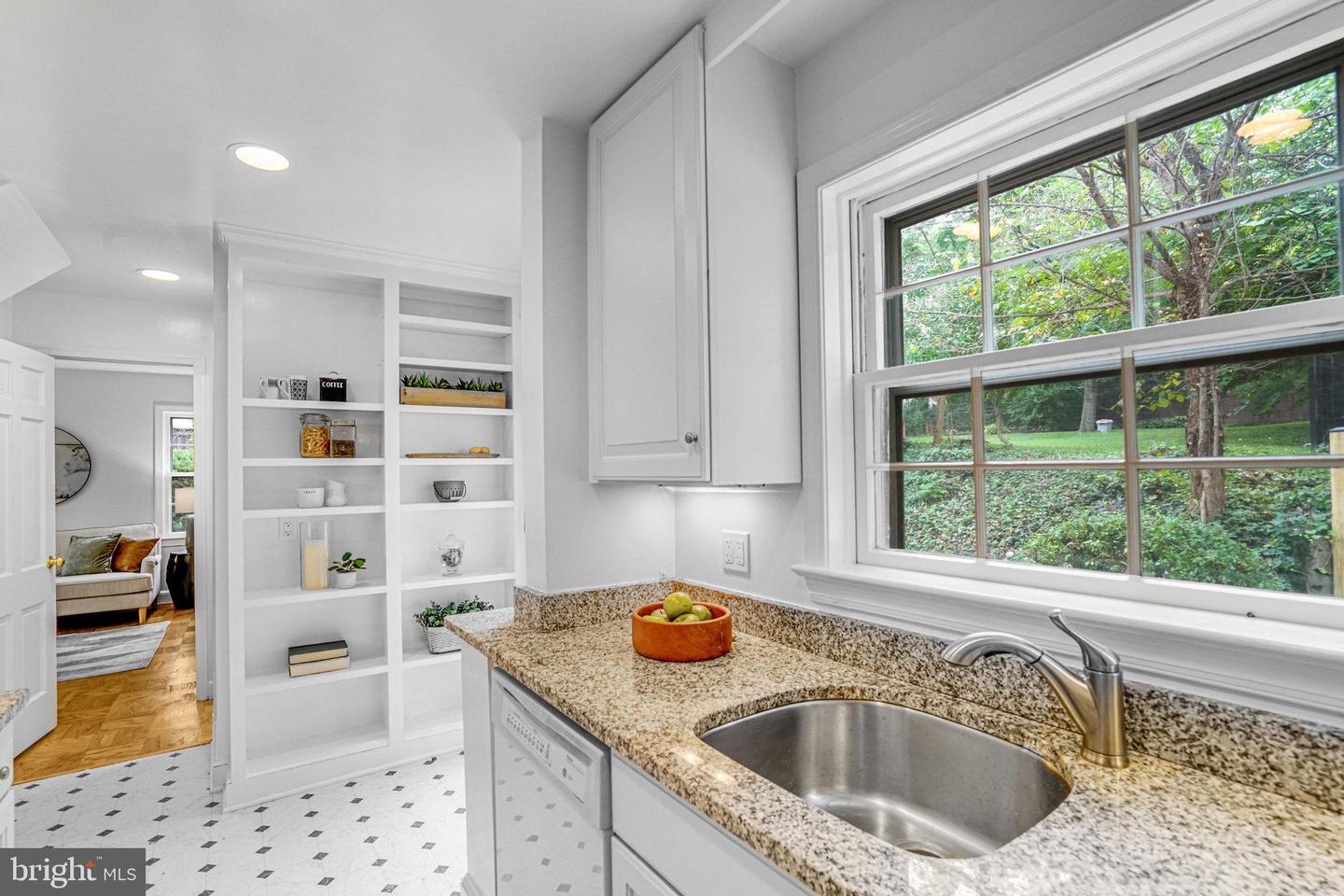 5424 24TH ST N, ARLINGTON, Virginia 22205, 3 Bedrooms Bedrooms, ,1 BathroomBathrooms,Residential,For sale,5424 24TH ST N,VAAR2063700 MLS # VAAR2063700