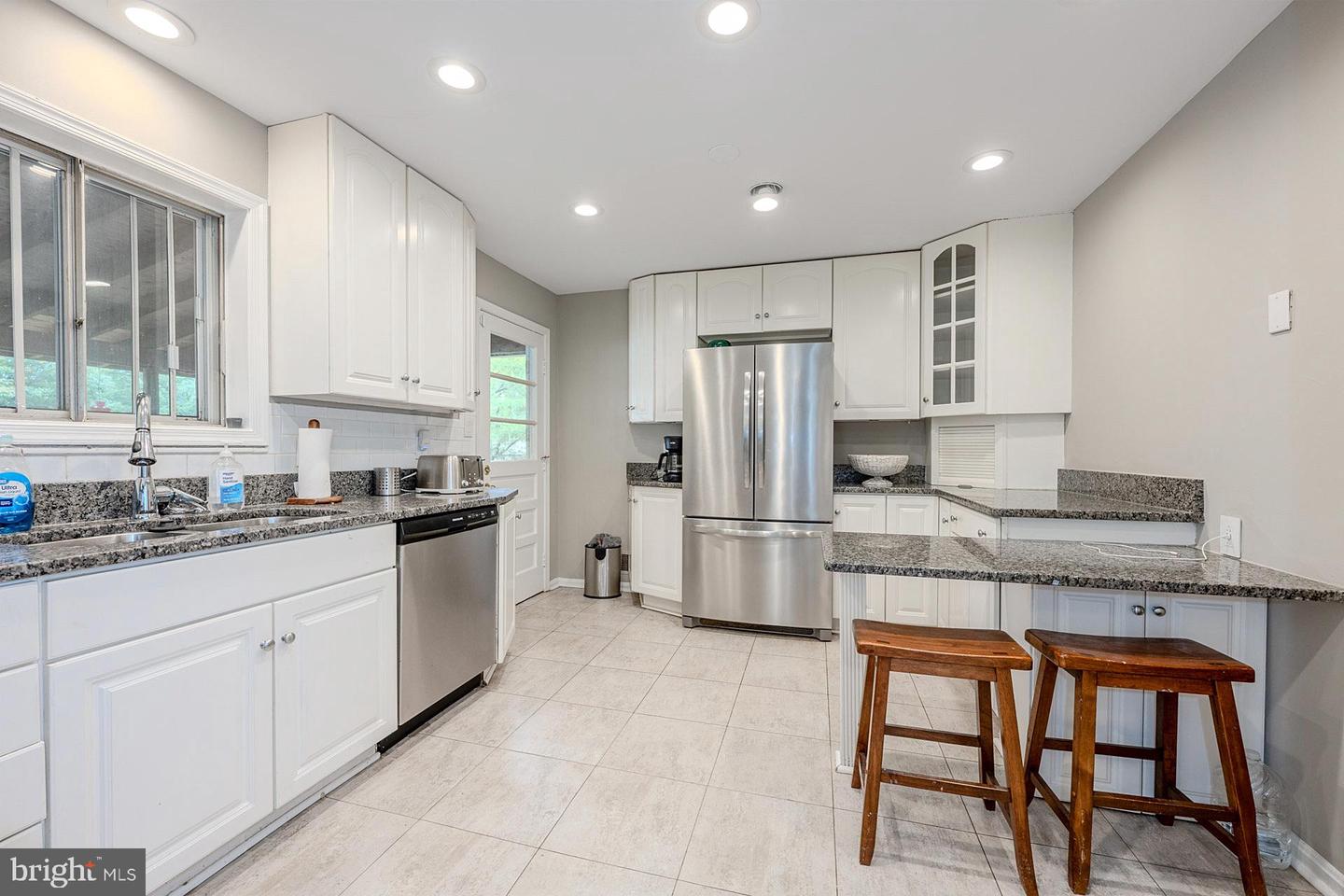 9256 STONEWALL CT, MANASSAS, Virginia 20110, 4 Bedrooms Bedrooms, ,2 BathroomsBathrooms,Residential,For sale,9256 STONEWALL CT,VAMN2009362 MLS # VAMN2009362