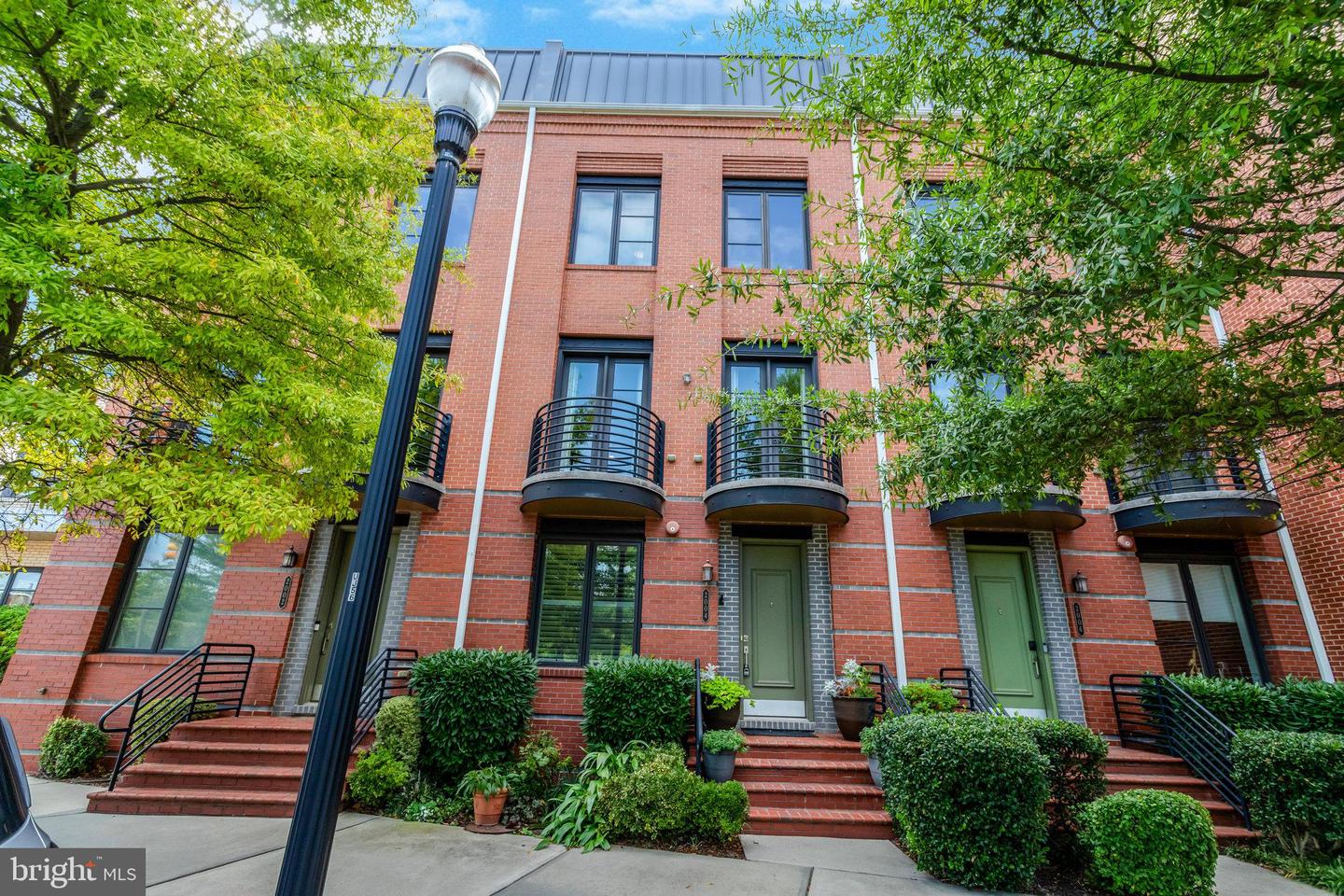 2004 POTOMAC AVE, ALEXANDRIA, Virginia 22301, 4 Bedrooms Bedrooms, ,4 BathroomsBathrooms,Residential,For sale,2004 POTOMAC AVE,VAAX2049720 MLS # VAAX2049720