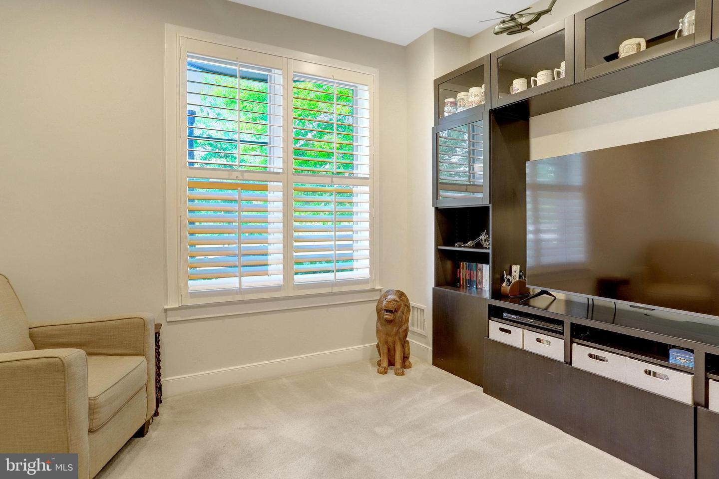 2004 POTOMAC AVE, ALEXANDRIA, Virginia 22301, 4 Bedrooms Bedrooms, ,4 BathroomsBathrooms,Residential,For sale,2004 POTOMAC AVE,VAAX2049720 MLS # VAAX2049720