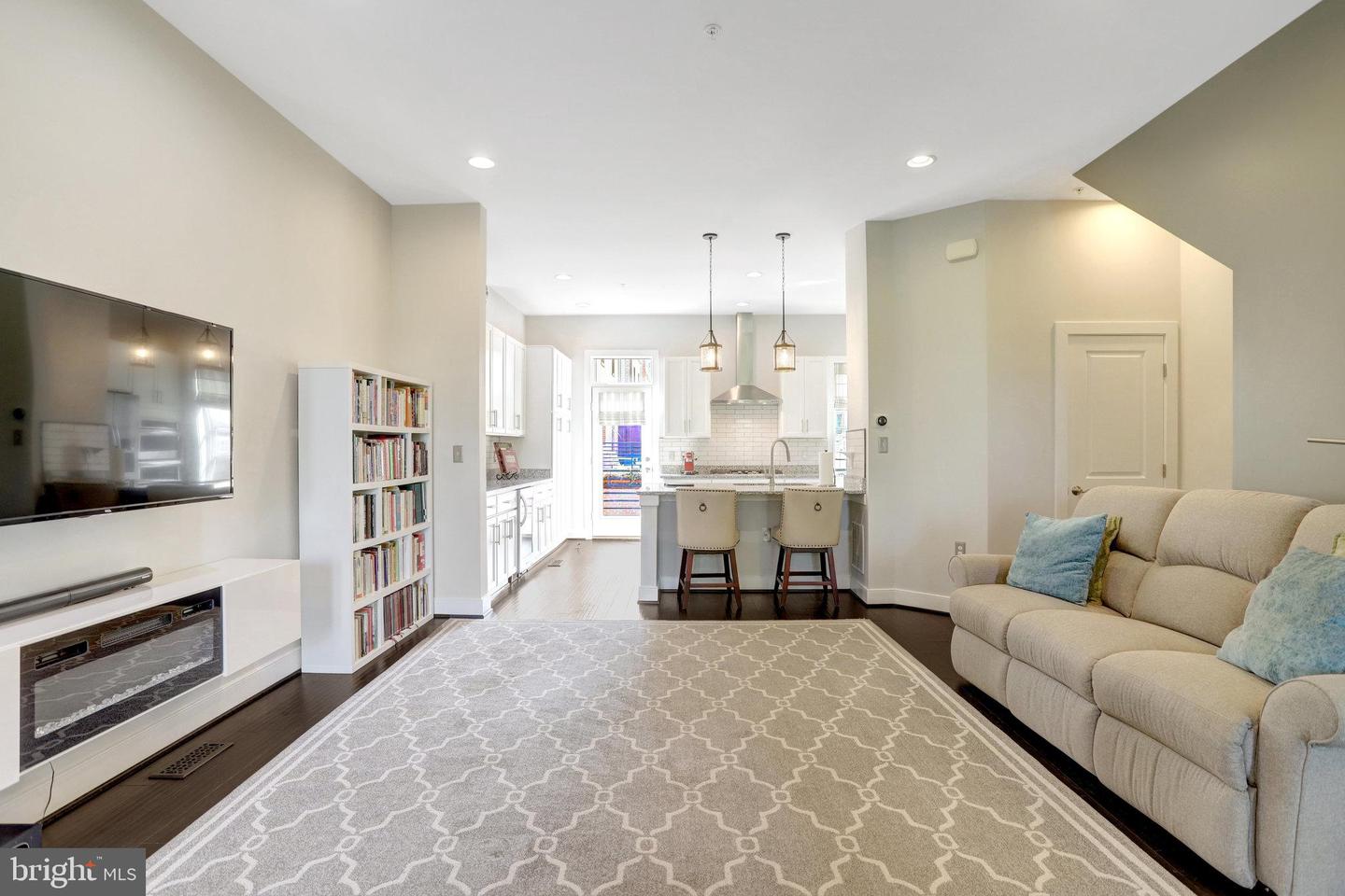 2004 POTOMAC AVE, ALEXANDRIA, Virginia 22301, 4 Bedrooms Bedrooms, ,4 BathroomsBathrooms,Residential,For sale,2004 POTOMAC AVE,VAAX2049720 MLS # VAAX2049720