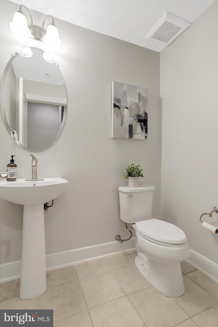 2004 POTOMAC AVE, ALEXANDRIA, Virginia 22301, 4 Bedrooms Bedrooms, ,4 BathroomsBathrooms,Residential,For sale,2004 POTOMAC AVE,VAAX2049720 MLS # VAAX2049720