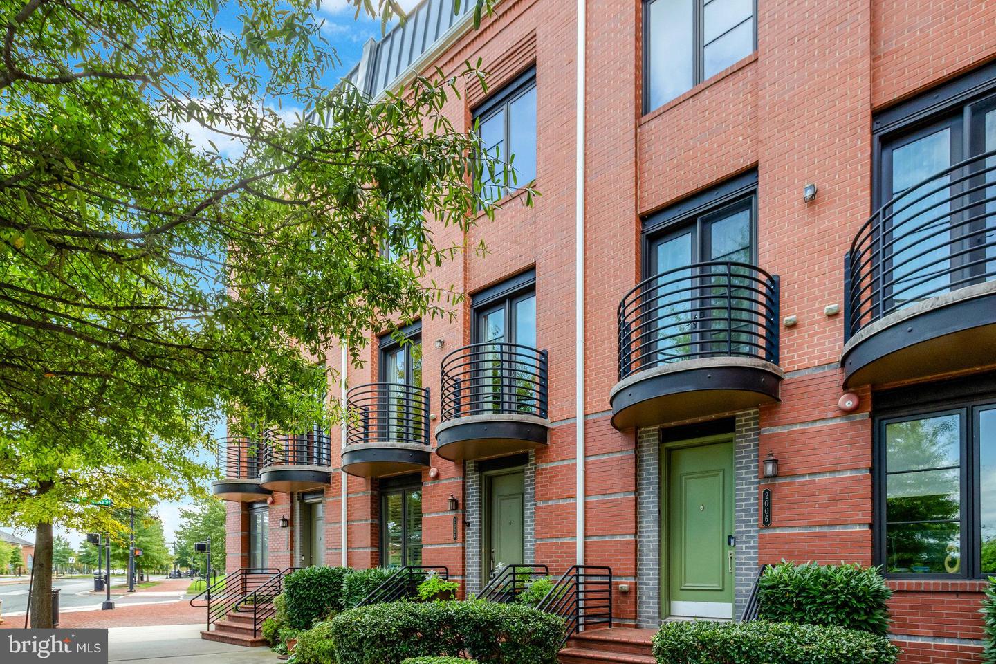 2004 POTOMAC AVE, ALEXANDRIA, Virginia 22301, 4 Bedrooms Bedrooms, ,4 BathroomsBathrooms,Residential,For sale,2004 POTOMAC AVE,VAAX2049720 MLS # VAAX2049720