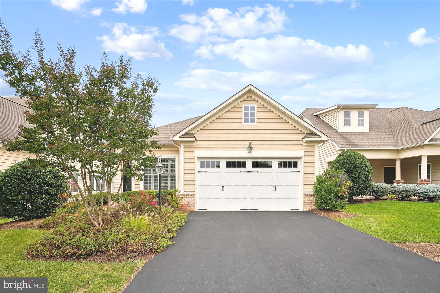 44362 CEDAR HEIGHTS DR, ASHBURN, Virginia 20147, 2 Bedrooms Bedrooms, ,2 BathroomsBathrooms,Residential,For sale,44362 CEDAR HEIGHTS DR,VALO2107036 MLS # VALO2107036