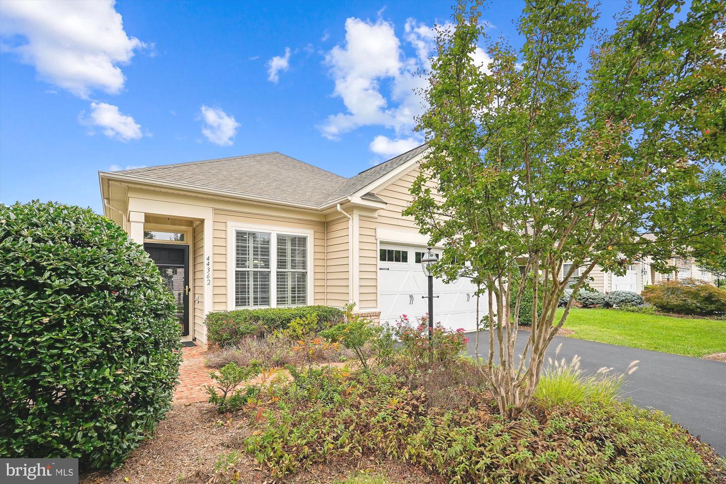44362 CEDAR HEIGHTS DR, ASHBURN, Virginia 20147, 2 Bedrooms Bedrooms, ,2 BathroomsBathrooms,Residential,For sale,44362 CEDAR HEIGHTS DR,VALO2107036 MLS # VALO2107036