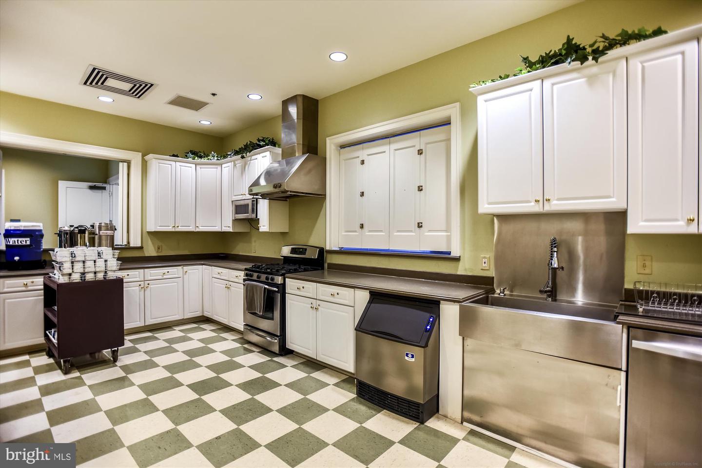 44362 CEDAR HEIGHTS DR, ASHBURN, Virginia 20147, 2 Bedrooms Bedrooms, ,2 BathroomsBathrooms,Residential,For sale,44362 CEDAR HEIGHTS DR,VALO2107036 MLS # VALO2107036