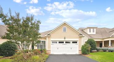 44362 CEDAR HEIGHTS DR, ASHBURN, Virginia 20147, 2 Bedrooms Bedrooms, ,2 BathroomsBathrooms,Residential,For sale,44362 CEDAR HEIGHTS DR,VALO2107036 MLS # VALO2107036
